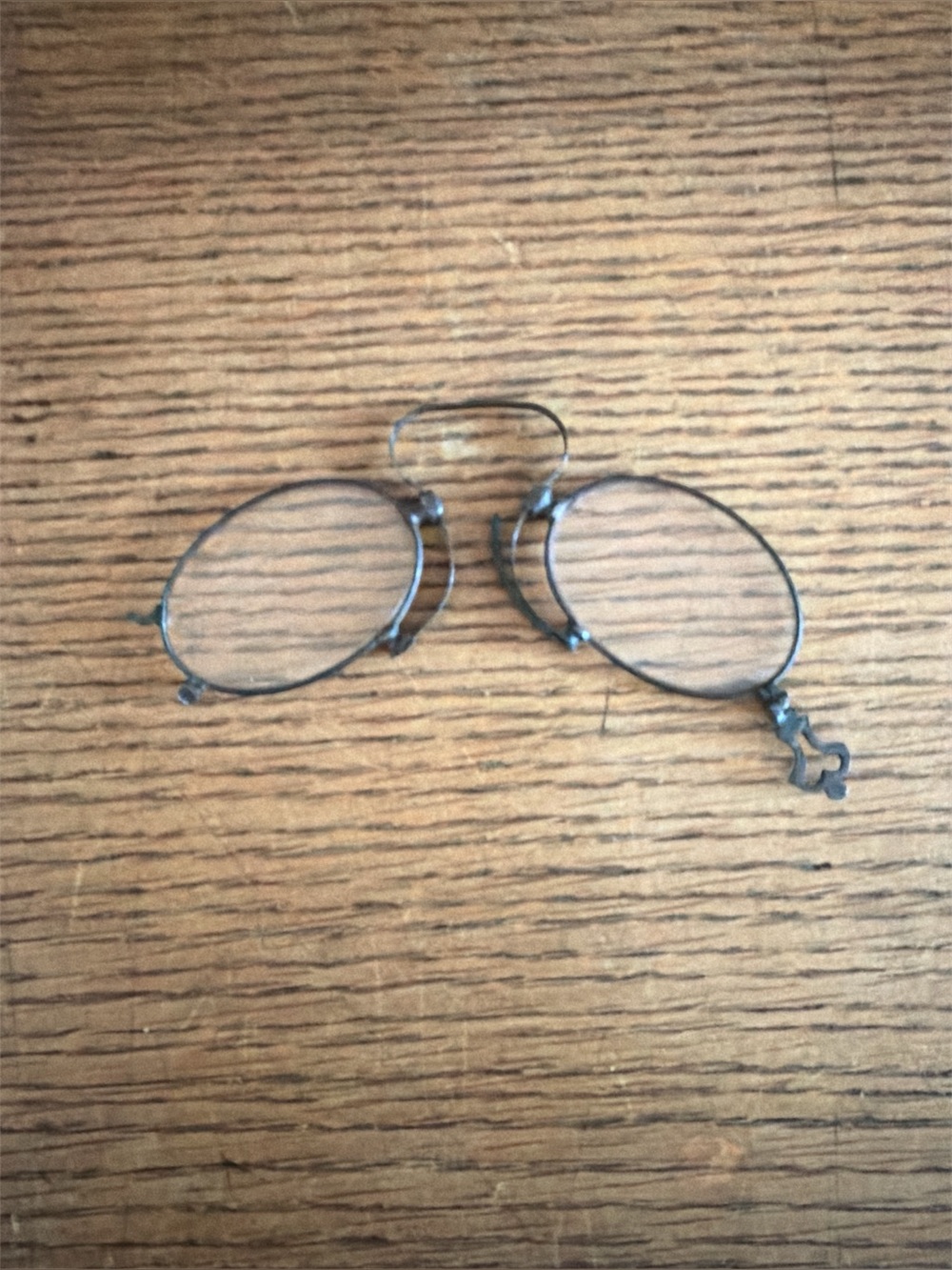 Pince-Nez folding eyeglasses
